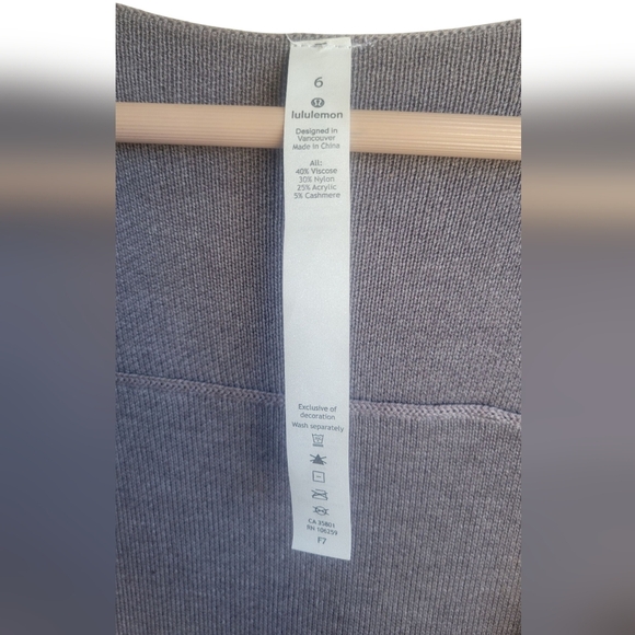 lululemon athletica Grey Purple Cardigan NWOT - Picture 5 of 11